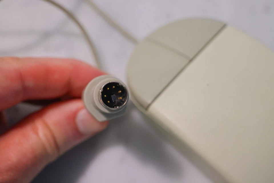 IBM PS/2 Mouse 2-Button Ball Mouse - Rare Bi-Color model 96D9274 - Image 3 of 4