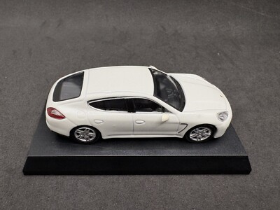 Kyosho 1/64 Porsche collection5 Panamera Turbo white diecast model