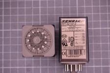 4 Stück Relais Nr.618 Schrack MT321012 12VDC  3 Wechsler Rundsockel