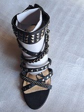 Extravagante High Heels mit Nieten Schwarz Piu Di Absatz- 5 paar