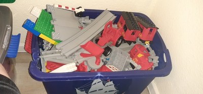 Lego  DUPLO Eisenbahn TRAIN Lokomotive Waggons Station Bahnhof ELEKTRISCH Intell