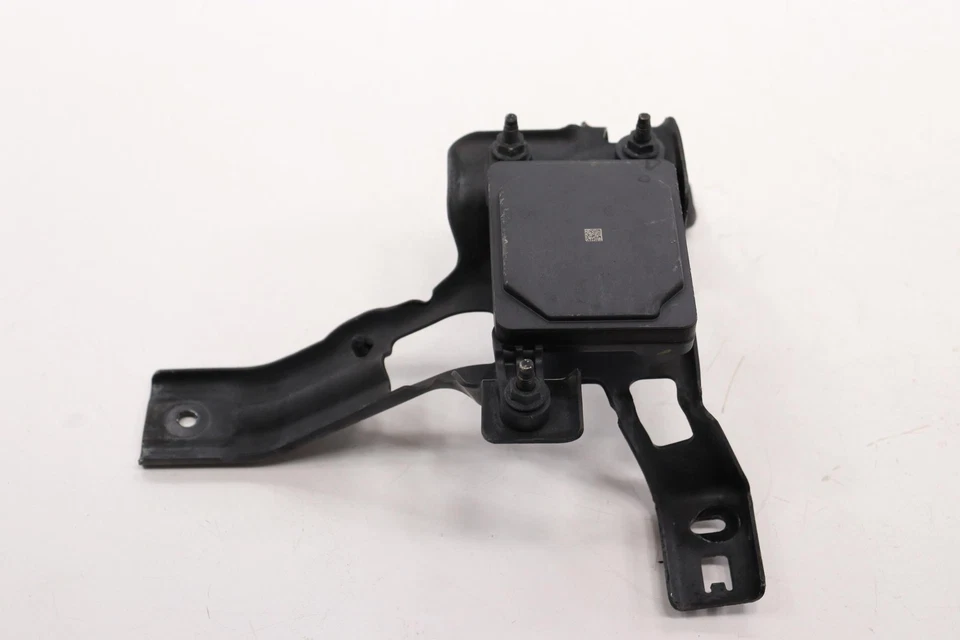 2020 - 2025 CADILLAC CT4 FRONT BUMPER RADAR SENSOR MODULE W/ BRACKET OEM - Image 2 of 4