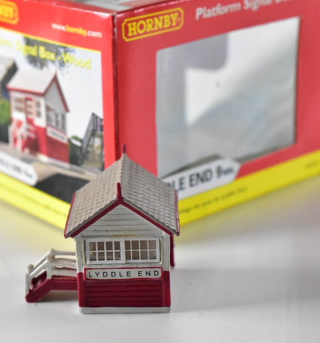 Caja de señal de plataforma tipo madera Hornby calibre N Lyddle End 8721 aspecto como nuevo | Condition: Used