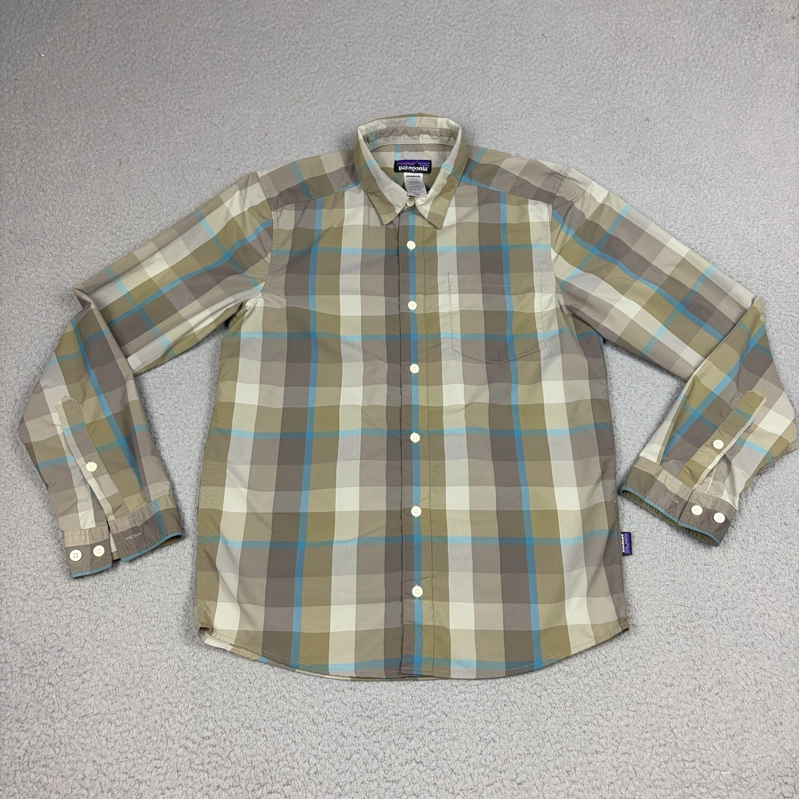 Patagonia Shirt Men’s XS Green Nylon Blend Button-Up Hiking Outdoor Long Sleeve
