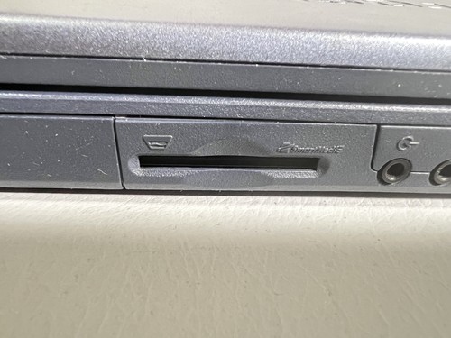 Vintage Toshiba Satellite 3000 14" Pentium III, 382MB RAM, Missing Hard Drive - Picture 10 of 17