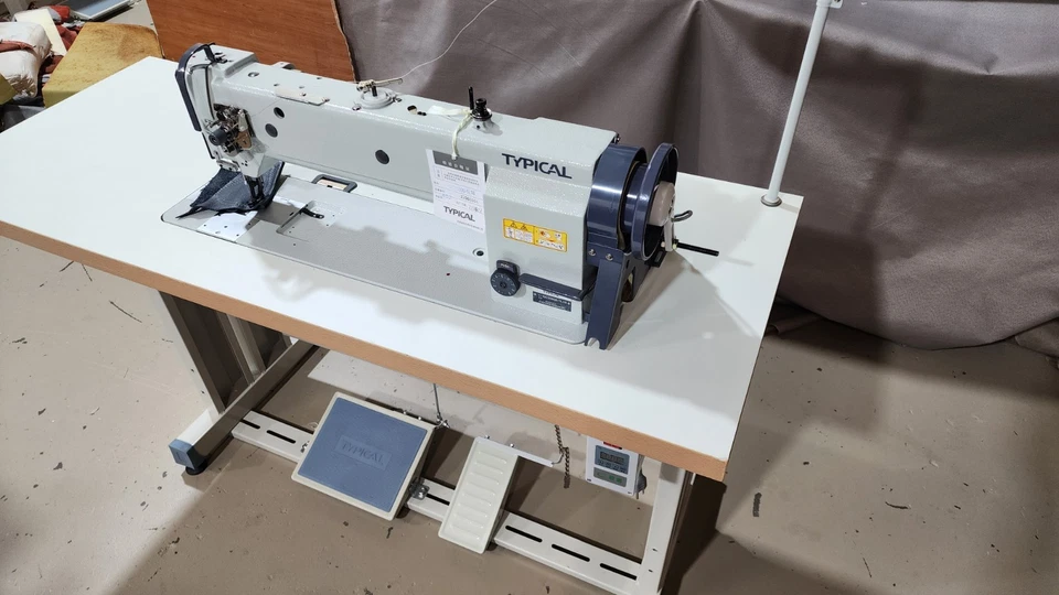 典型长臂单针工业缝纫机。 全新。 — 第 3/4 张图片