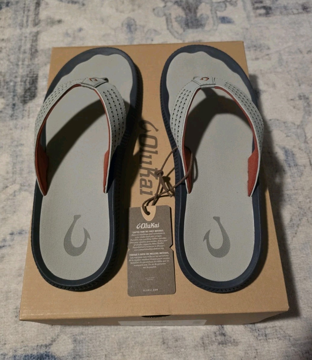 AUTH OluKai Ulele Men's Beach Sandals Ash Water Resistant Lightweight Size 13