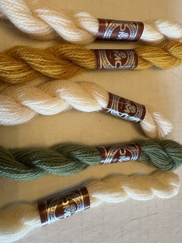 Lot of 5 of DMC Medicis 100% Wool Needlepoint Embroidery Thread - Picture 3 of 5