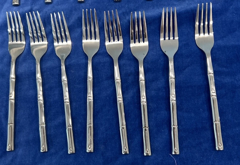 Servicio de recolección de cubiertos de bambú Hampton Forge para 8-40 piezas de acero inoxidable  Foto 2 de 4