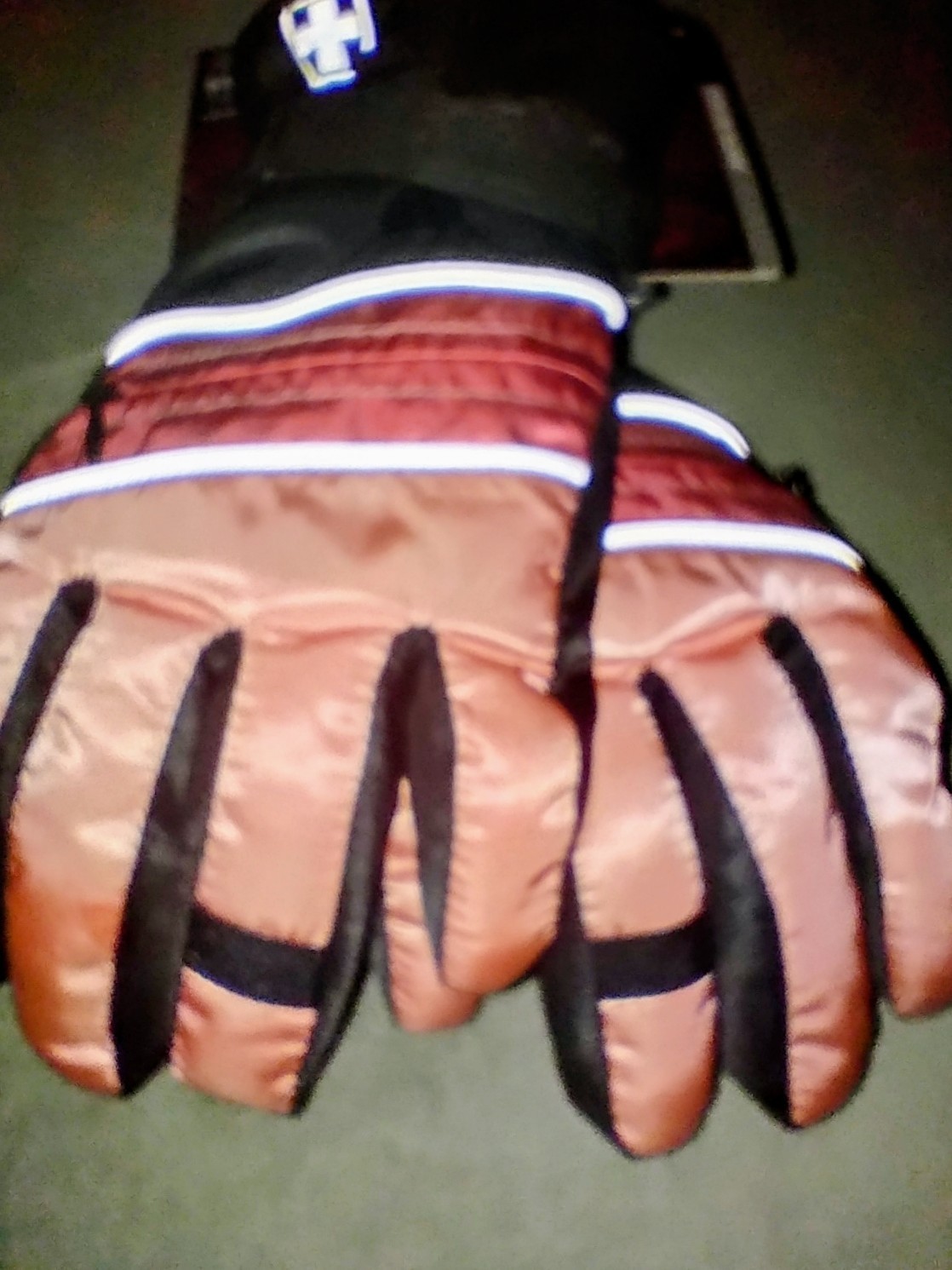 SWISS TECH WOMEN'S SKI GLOVES*NEW*W/TAGS. BLACK/MIMOSA PINK