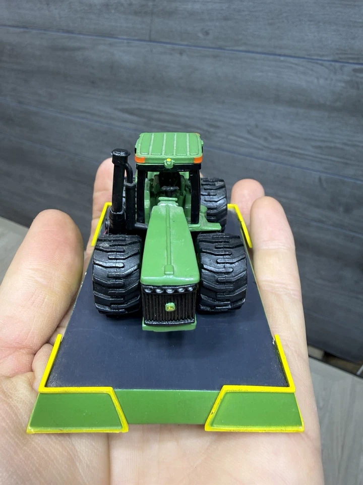 john deere danbury mint 9520 Miniature Toy Tractor + Magnetic Base - Image 3 of 4