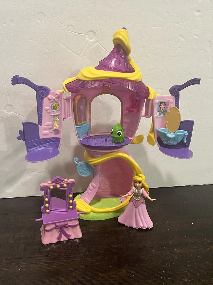 Torre Rapunzel Enredada Princesa Pequeño Reino Disney Foto 2 de 4