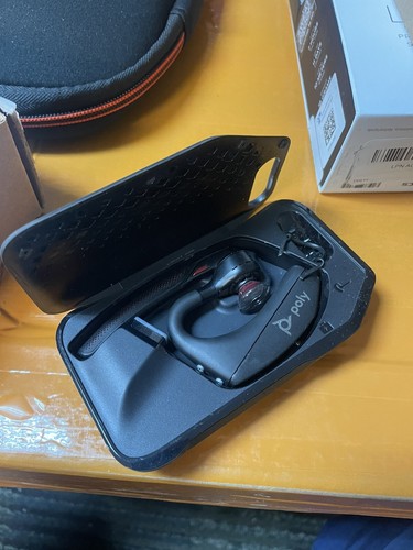 Plantronics Voyager 5200 UC Bluetooth Headset - Black (Open Box) - Zdjęcie 2 z 2