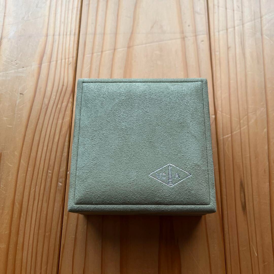Van Cleef & Arpels Genuine Jewelry Green Suede Ring Box Case Very