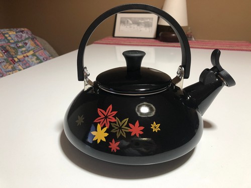 MOMIJI. . RAREST OF RARE LE CREUSET!!-tea kettle maple leaf - Picture 11 of 13