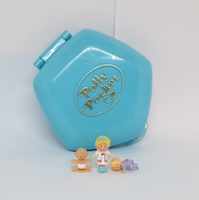 COMPLETE! Polly Pocket - Dr Polly's Baby Care Centre in the Nursery - Bluebird