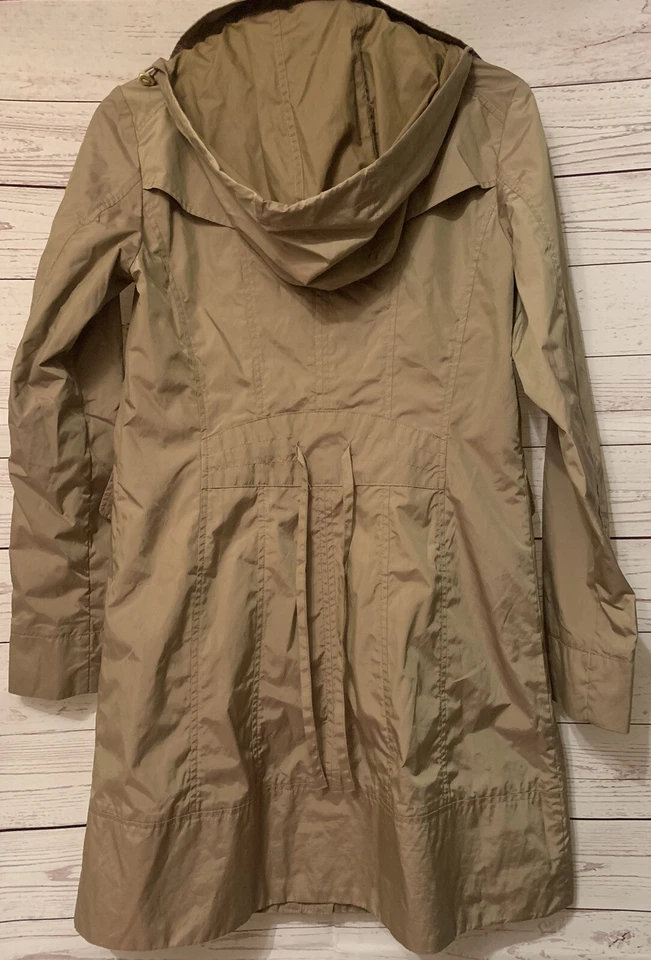 Chaqueta cortavientos COLE HAAN para mujer camel ligera con cremallera frontal talla XS Foto 4 de 4