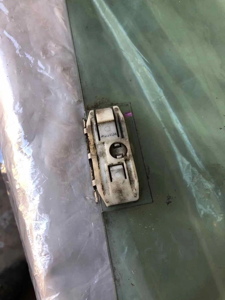 2000 - 2002 SATURN S SERIES SL1 Rear Back Door Glass Window Passenger Right RH - Image 2 of 4