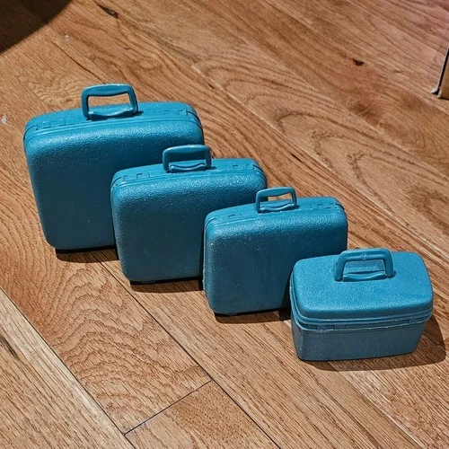 Vintage 1960's Barbie - 1:6 Samsonite Luggage set of 4