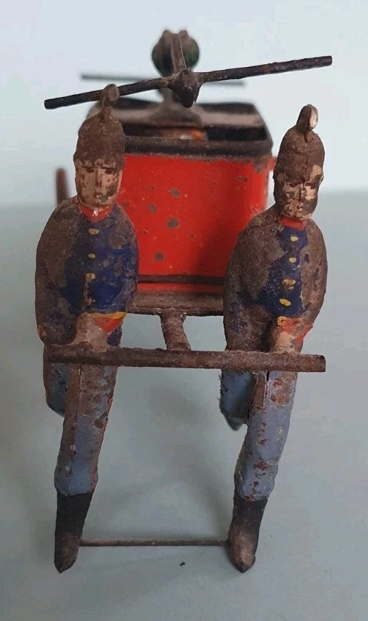 Jouet ancien Pompiers avec pompe à bras Tôle lithographiée XIXe - Photo 2/4
