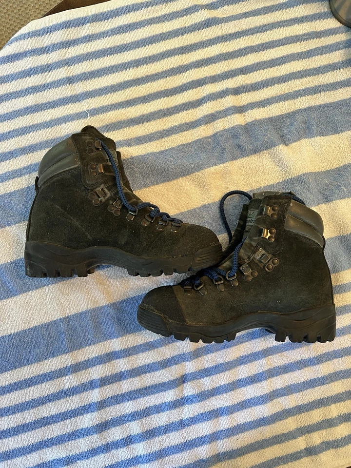 Montrail Moraine Hiking / Backpacking Boots - Image 3 of 4