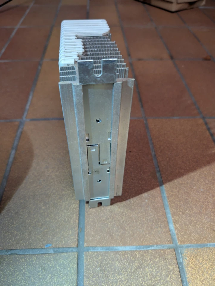 Lenze Frequenzumrichter EVF8202-E – 0,75 kW / 230 V – funktionsfähig - Bild 3 von 4