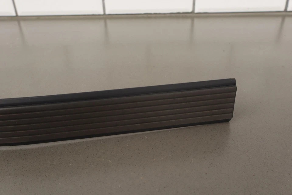 1988 Toyota Supra левый водитель внешний четверть панели отделки молдинг с габаритный фонарь - Изображение 2 из 4
