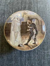 Antique Prattware Lid and Pot Hamlet and his Father’s ghost