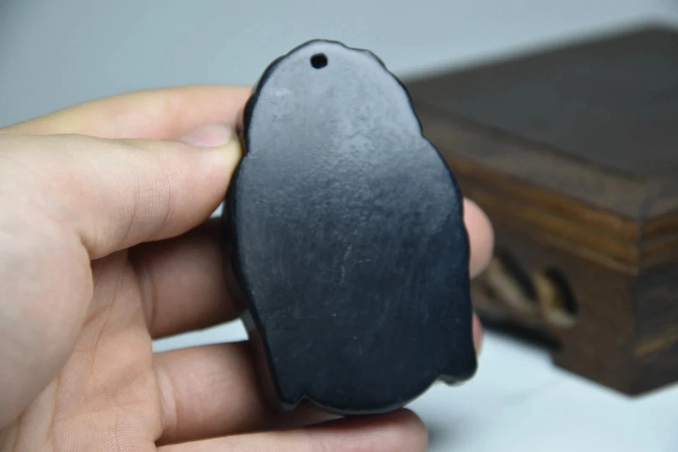 6.6cm China Buddha Culture Magnetic Black Iron Meteorite Lucky“ Guanyin”Necklace - Image 3 of 4