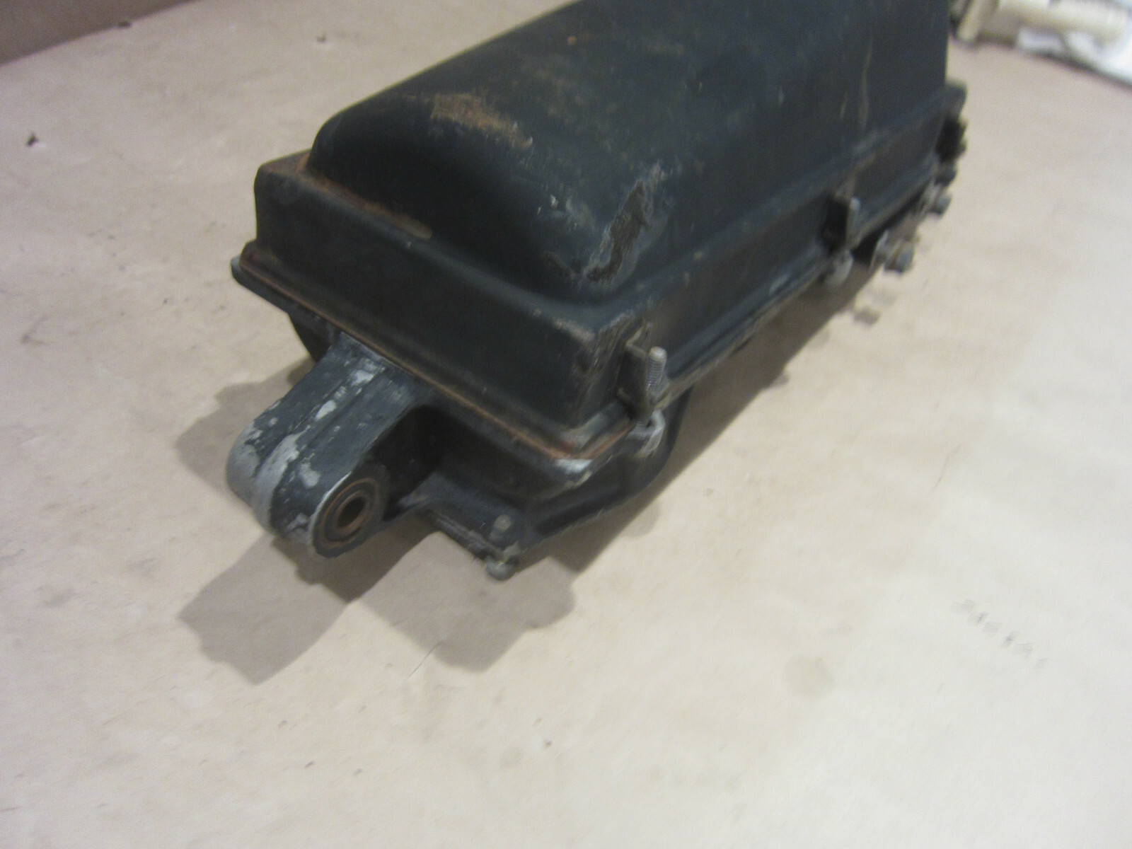Ferrari 400i - Air Intake Filter Box - P/N 113282