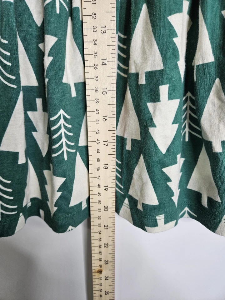 Vestido de férias Hanna Andersson meninas tamanho 4 verde árvore de Natal estampado com nervuras - Imagem 2 de 4