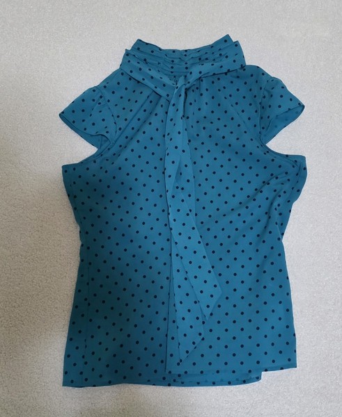 Review Women’s Blue/Black Polka Dot High Neck Tie Chiffon Blouse Sz 12