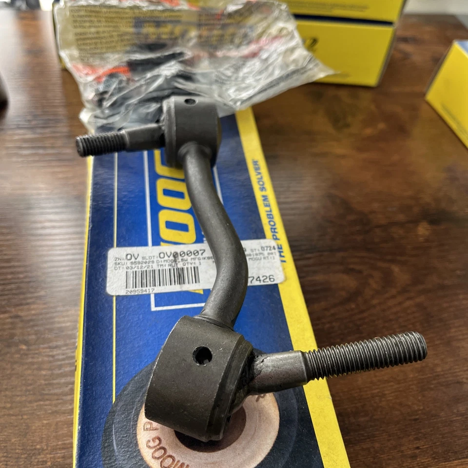 Barra estabilizadora delantera MOOG K8635 1993-1998 Cougar Mark VIII Ford Thunderbird Foto 2 de 3