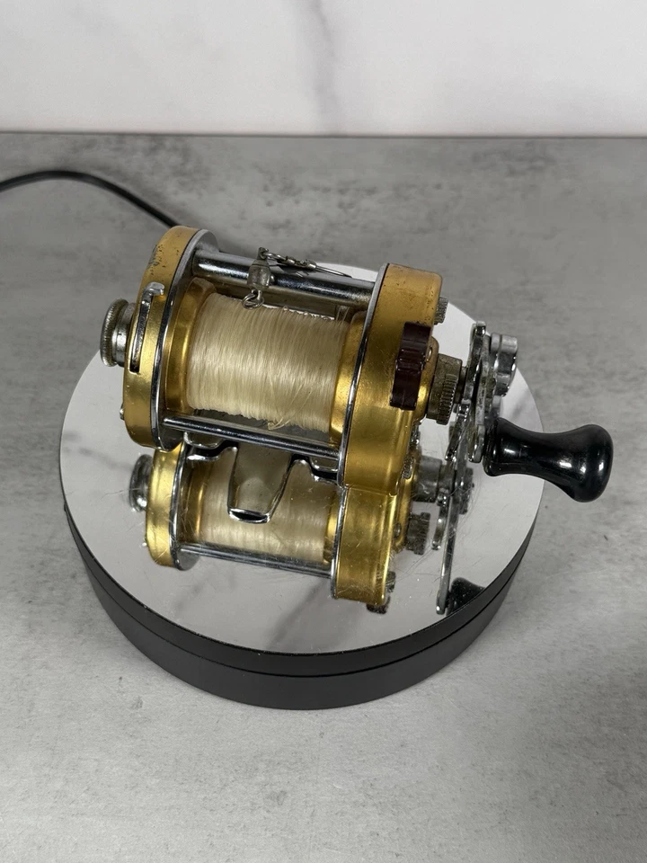 Carrete de fundición de cebo vintage Penn 930 Levelmatic rodamiento de bolas Foto 4 de 4