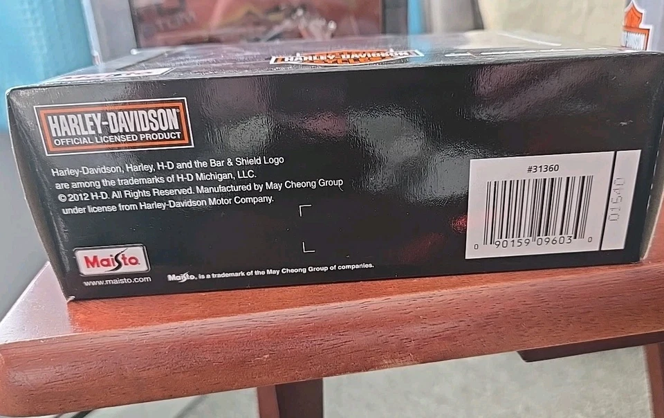 Harley Davidson 1980 FLT TOUR GLIDE Maisto 1/18 Diecast Motocicleta Serie 31 Foto 4 de 4