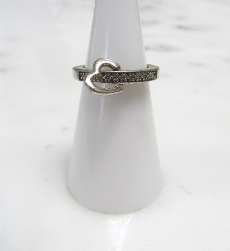 Diamond Sterling Silver Ring w/ Movable Heart ~ Size 5.25 ~ 3.8grams ~ 4-E316