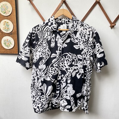 H&M Mens Abstract Jaguar Leopard Floral Print Regular Fit Button