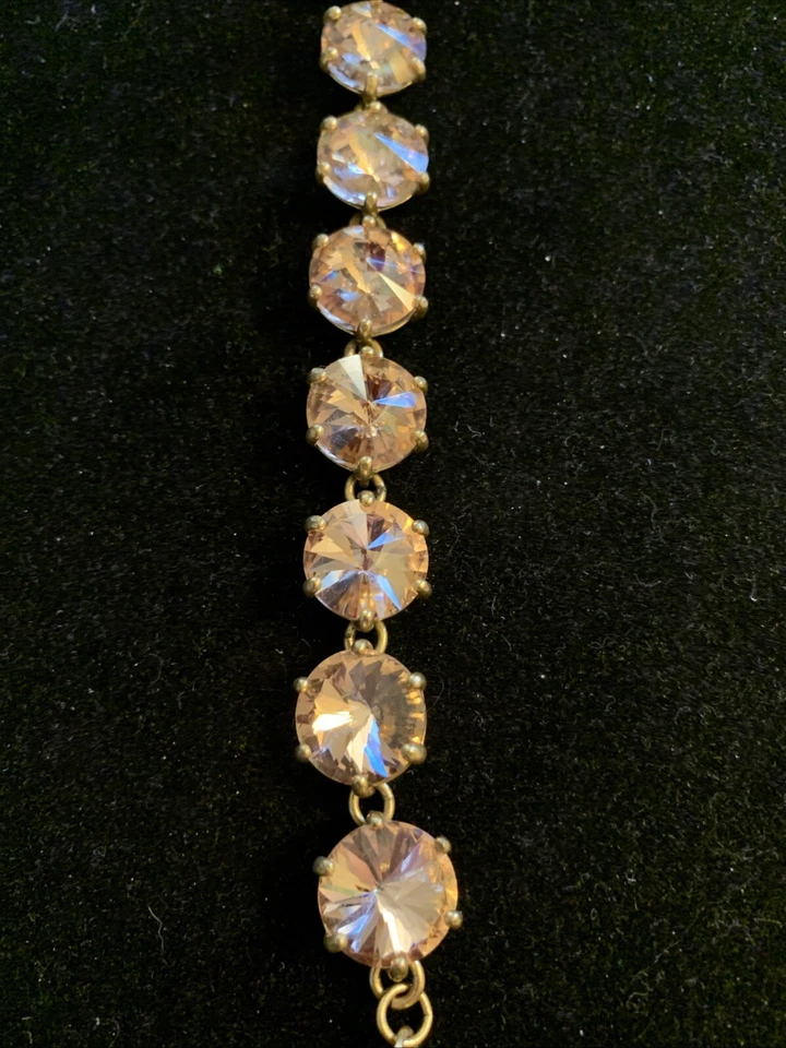 Hermosa pulsera facetada Rivoli de vidrio color champán Stella & Dot 7,5 pulgadas Foto 4 de 4