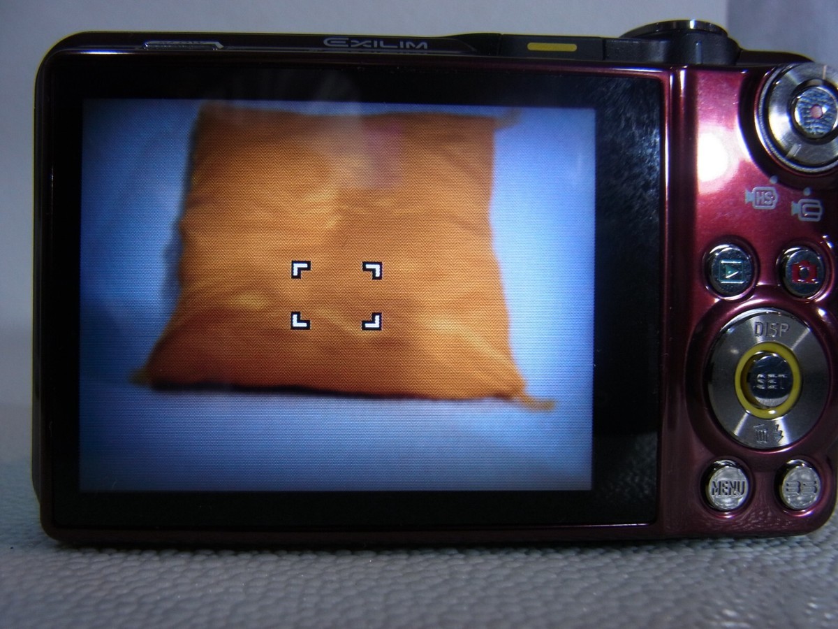Casio EXILIM EX-FC150 RED,10MP,5x,f/3.6,2.7in Excellent,from