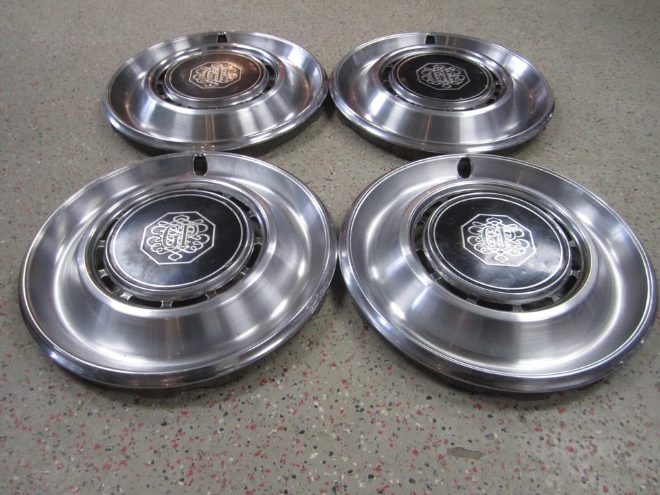 Pontiac Grand Prix 1975-1976 15" cubiertas de rueda OEM tapacubos 0049675 5031 - Juego/4 Foto 2 de 4