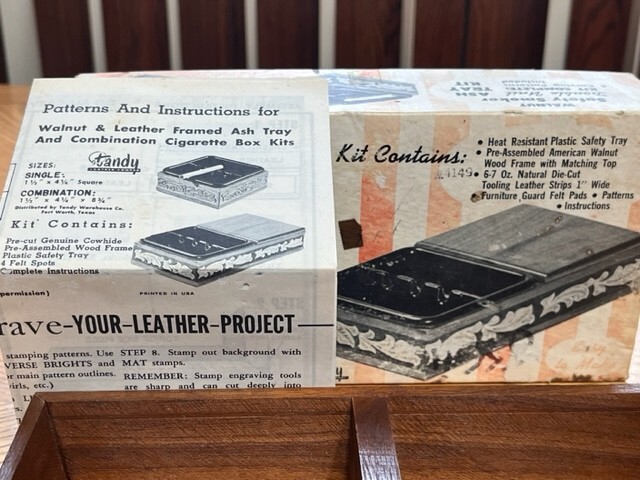 TANDY LEATHER WALNUT SAFETY SMOKER DOUBLE UNIT ASHTRAY CARVING KIT ORIGINAL BOX