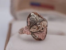 Vtg - Black Hills Gold Grape Vine Leaves Tri Tone 10k & 12k Gold Sz 2 3/4 Ring