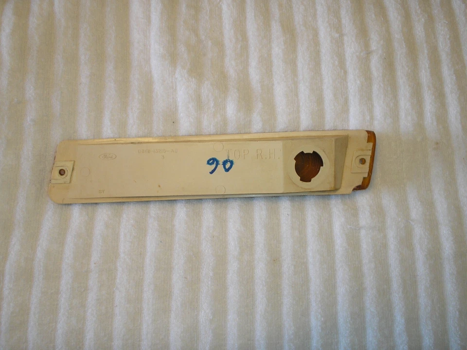 Это парковочный фонарь для Ford Truck & Bronco 1978-79 годов выпуска. - Изображение 2 из 4