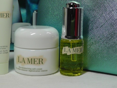 Exfoliante de aceite La Mer The Replenishing 30 ml + aceite de renovación 15 ml + crema suave 30 ml - Imagen 5 de 11