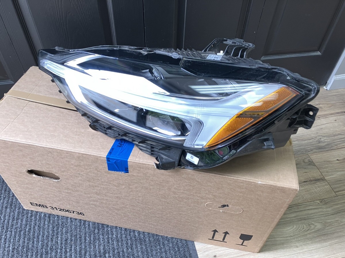 Used Genuine Volvo XC60 Left Drivers Side Front LED Headlamp Used Genuine Volvo XC60 Left Drivers Side Front LED Headlamp