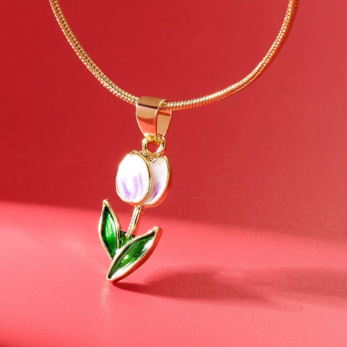 Tulip necklace deals gold