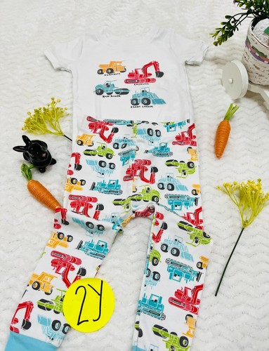 Boys pajama set for 1 to 2 yrs old. Good condition. Trucks and star wars design. - Picture 2 of 3