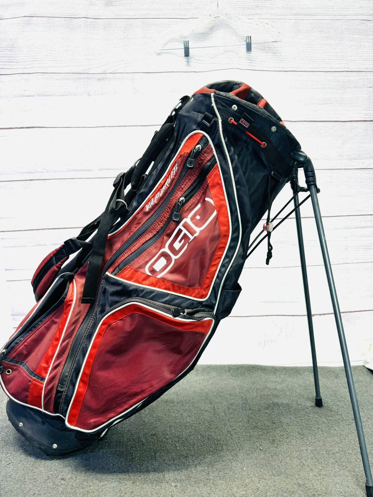 Ogio WoodE EXO Dual Strap Black Stand Golf Bag w Zipperless Ball Pocket