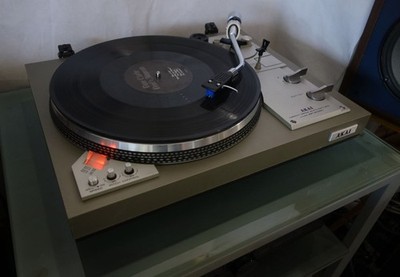 Plattenspieler AKAI AP-206C Direct Drive Auto-Return Turntable + Stanton 500