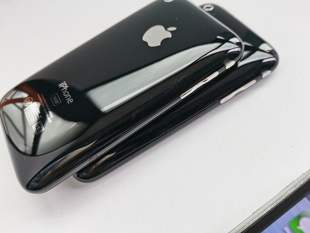 Apple iPhone 3nd 3GS - 16GB - black - iOS 3 - Classic original